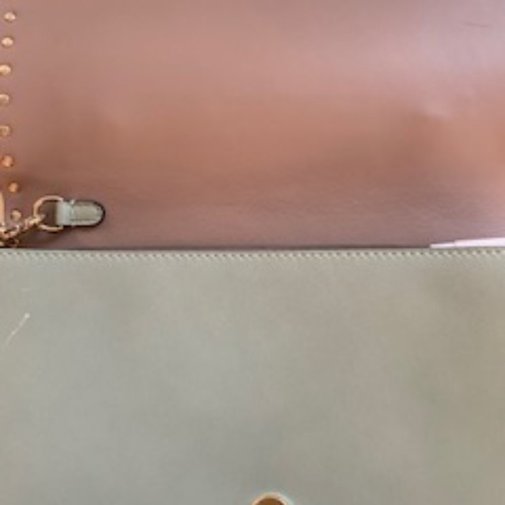 NWT Rockstud Envelope Clutch Bag - Rare Color! - Picture 3 of 5